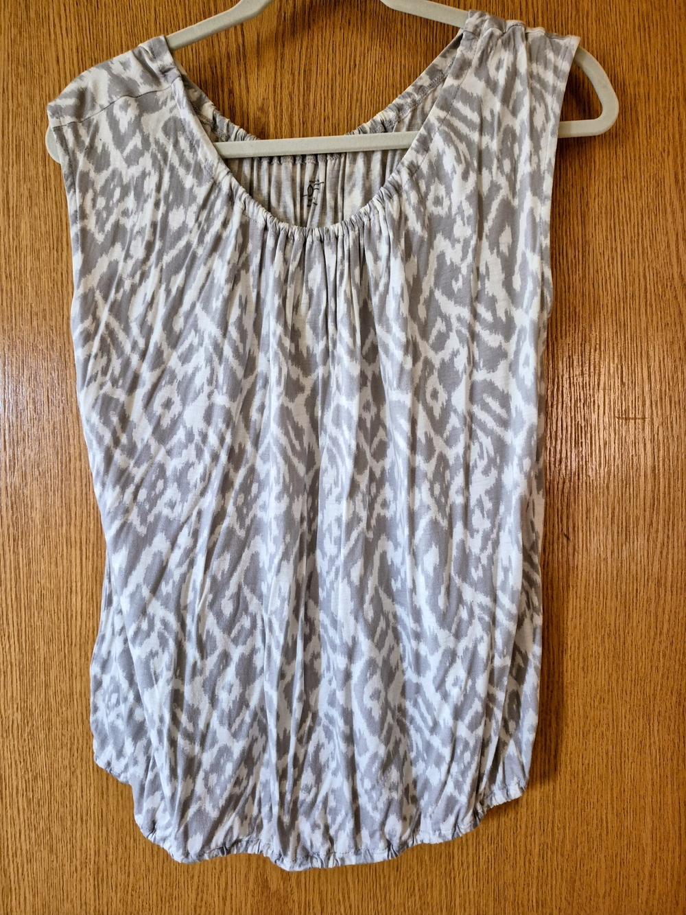 Vintage Ann Taylor LOFT Gray Ikat-Print Cap Sleeve Blouse